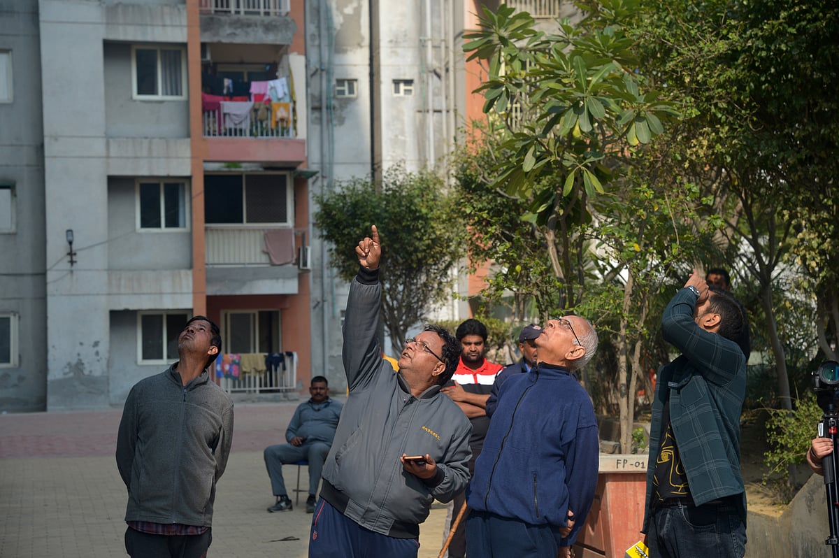 Trapped inside a digital world, three minor sisters let go of life