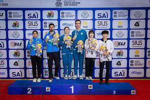 Winners of the mixed team event in 10m air pistol