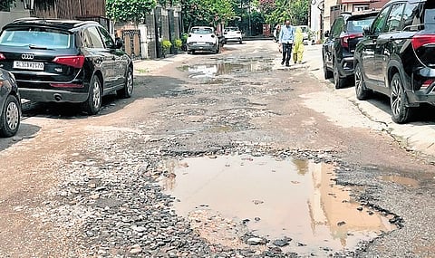 A government survey at the time identified 1,357 potholes and 309 damaged patches requiring immediate attention.