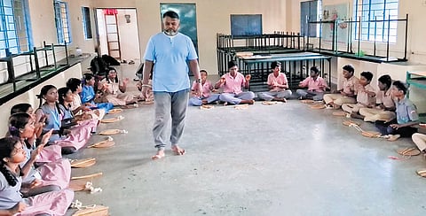 Over the past few years, Saravanakanth has been teaching Parai for free to over 300 students from government schools.