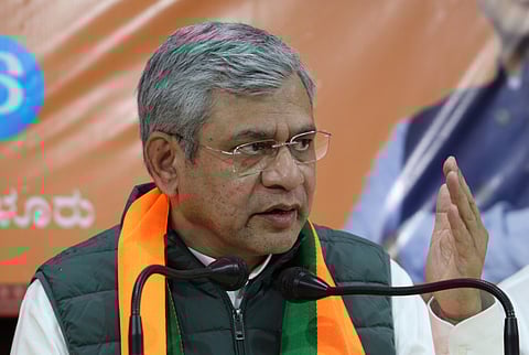 Minister Vaishnaw also informed that a premium train would soon be operational between Bengaluru and Mumbai, and that the request for the Pune-Bengaluru rail corridor would be considered.