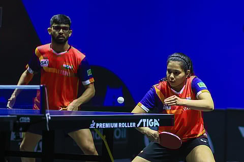 Manush Shah (L) and Diya Chitale (R)