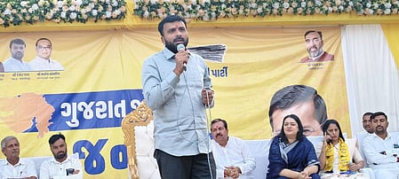 Prominent farmer leader Raju Karpada resigns from all posts in AAP