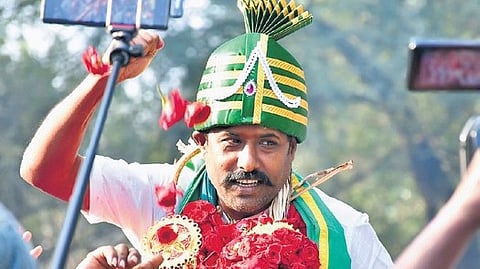 Eesan Murugasamy was received by over 1,000 farmers outside Vellore central jail on Thursday.