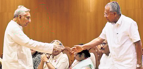 Chief Minister Pinarayi Vijayan greets senior Congress leader Mani Sankar Aiyar during the inaugural function of Vision-2031 International Conference at Legislative Assembly premises, in Thiruvananthapuram, on Sunday