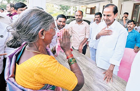 People greet BRS president K Chandrasekhar Rao on his 72nd birthday at his Erravelli farmhouse on Tuesday