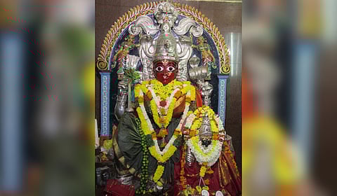 Arrangements underway at Kolletikota ahead of the Peddintlamma Jatara scheduled to begin tomorrow in Kaikaluru mandal of Eluru district.