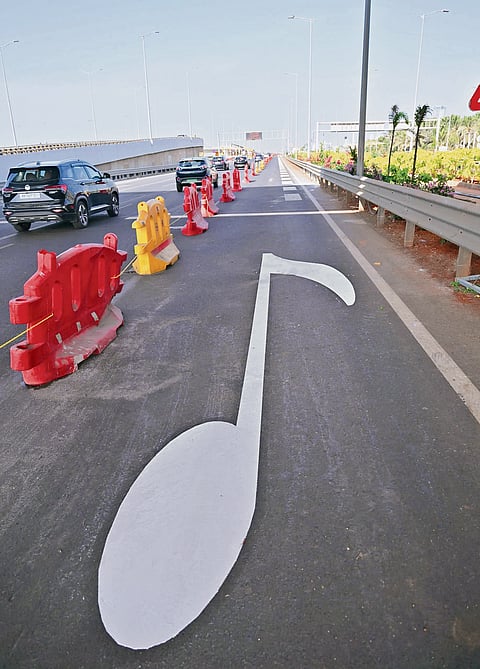 India’s 1st musical coastal road 
opens in Mumbai