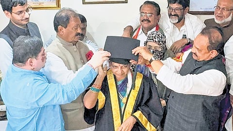 Kuragayala Umarani takes charge as Nizamabad mayor in the presence of Transport Minister Ponnam Prabhakar and TPCC chief B Mahesh Kumar Goud on Friday