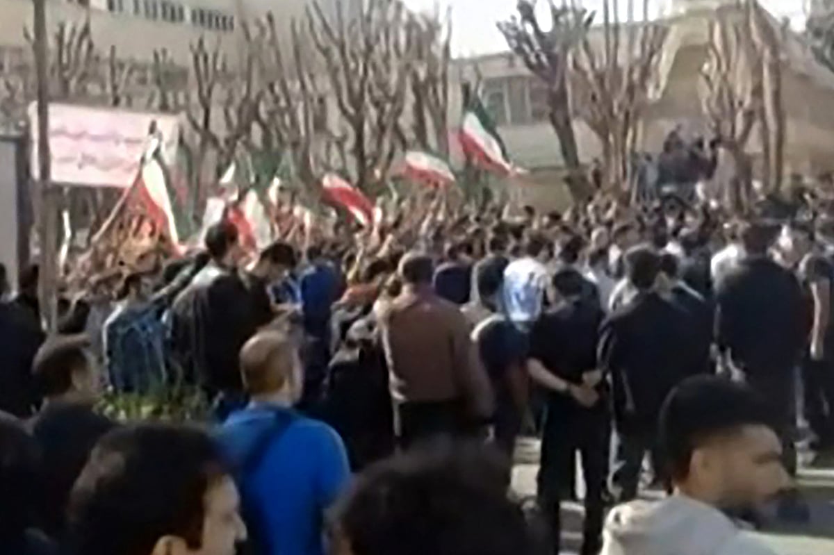 Iranian students stage anti-government protests amid US military threat