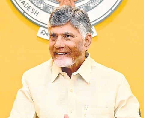 Naidu said that while underperforming staff should be motivated, employees who win public trust through efficient service must be recognised and encouraged. 