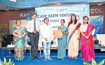 Gracing the concluding day event, KIIT, KISS and KIMS founder Achyuta Samanta appreciated the dedication and strength of the women associated with the SEN Globe community. 