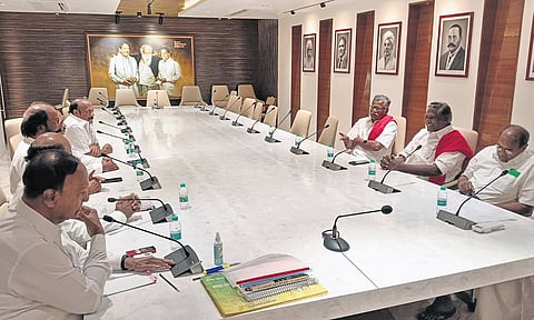 The CPM and the CPI had their first round of seat-sharing talks with the DMK on February 27.