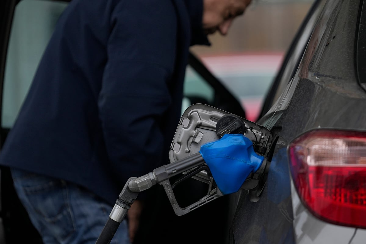 Brent crude oil tops $100 a barrel as shipping disruptions raise supply concerns