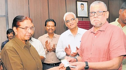 Distribution of New Digital Identity Cards to APSRTC Employees Launched by VC & MD N Bala Subrahmanyam, IPS.