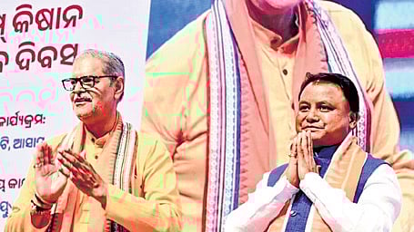 CM Mohan Charan Majhi and deputy chief minister KV Singh Deo greeting farmers before release of 22nd instalment of PM-KISAN assistance 