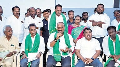 Agriculture Minister Kinjarapu Atchannaidu inaugurated the programme at Gollapudi in Mylavaram constituency of NTR district along with MLA Vasantha Krishna Prasad.