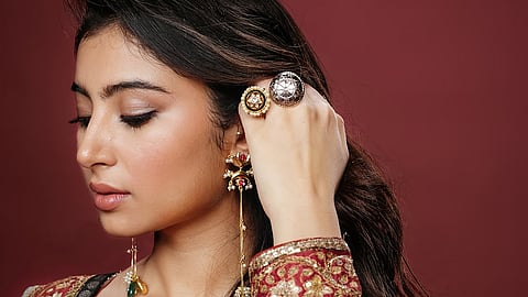 Dhurandhar star Sara Arjun dons an intricate Kashmiri earring