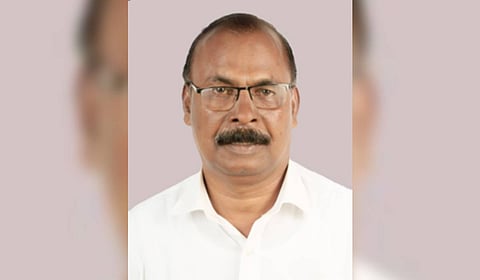 Hailing from Anthikad, in Thrissur district, Mukundan was a CPI activist from a young age.