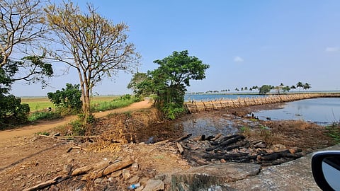 A view from the roadside at Kandassankadavu in the Manalur constituency in Thrissur district.