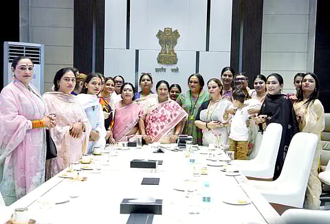 Members of the community shared their experiences, expectations, and suggestions, while a detailed discussion was held on issues related to social, economic, and basic civic facilities.