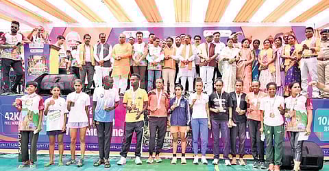 Over 9,800 athletes run in Bastar full marathon