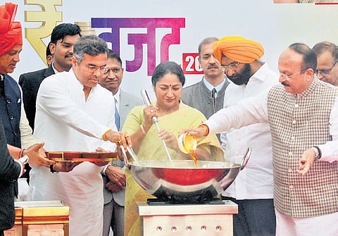 Rekha Gupta participating in the Kheer ceremony at the Assembly 