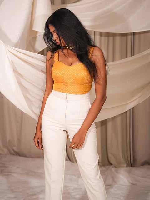 Retelling the corsetry story 