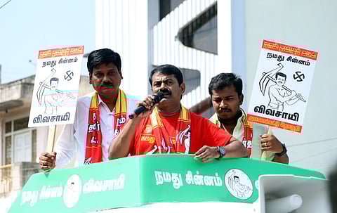 Naam Tamil Katchi (NTK) chief coordinator Seeman addressed the public in an election campaigning near Old Bus Stand in Vellore