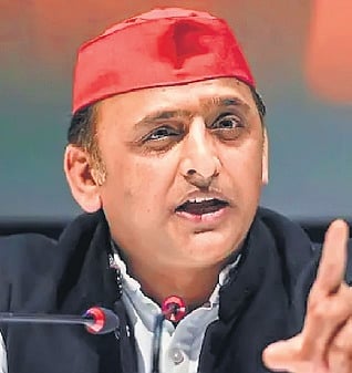 Lucknow Diary | Akhilesh promises pension for women 