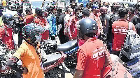 LPG crisis: Many gig workers engaged in food delivery are without enough runs to make these past two days.