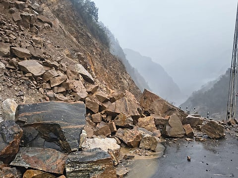 200 tourists stranded in Chungthang after multiple landslides