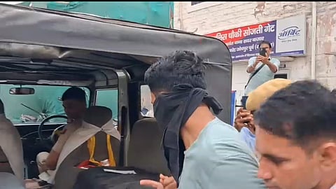 The accused has been identified as 19-year-old Zeeshan, a resident of the Nai Sadak area in Jodhpur.