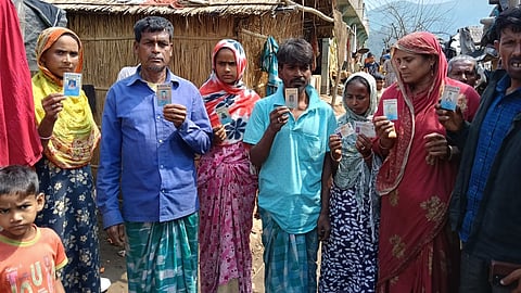 A section of the evictees who found refuge on the Kachutali Jamia Masjid's three-bigha premises.