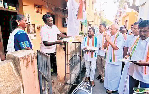 Puducherry Congress president and MP V Vaithilingam is interacting with voters of the Thattanchavady constituency.
