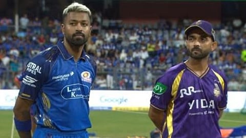 Mumbai Indians captain Hardik Pandya (L) with his Kolkata Knight Riders counterpart, Ajinkya Rahane.