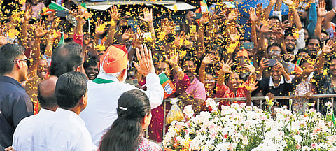 Prime Minister Narendra Modi with NDA candidates during the roadshow in Thrissur 