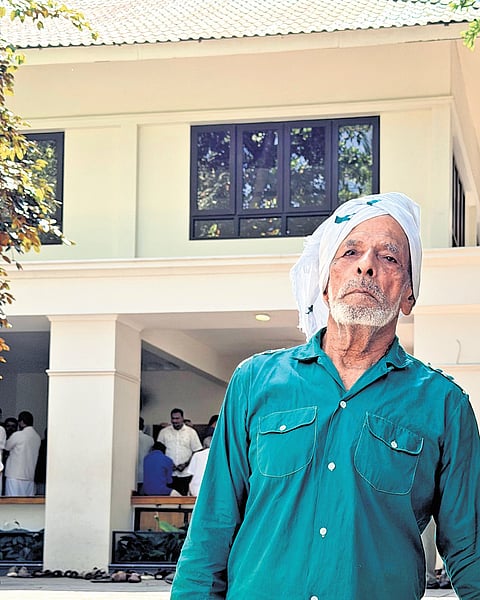 Ahammed’s association with the party dates back to 1964, when IUML stalwart Pookkoya Thangal presented him with a green shirt in recognition of his support