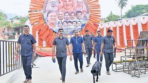 The police personnel did a security check up at Siddaganga Mutt on the eve of president Droupadi Murmu taking part in the 119th birth anniversary of Sri Shivakumara Swamiji to be held on Wednesday.
