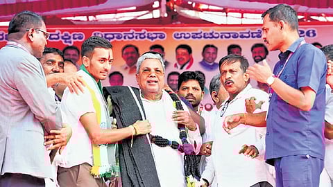CM Siddaramaiah campaigns for Congress candidate Samarth Shamanur in Davanagere on Wednesday