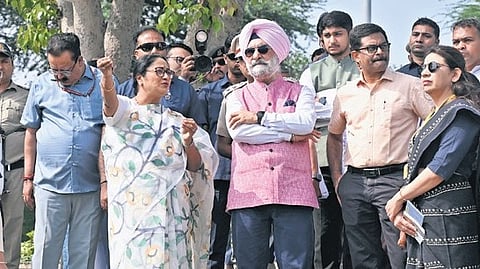 L-G Taranjit Singh Sandhu and CM Rekha Gupta at the Vasudev Ghat.