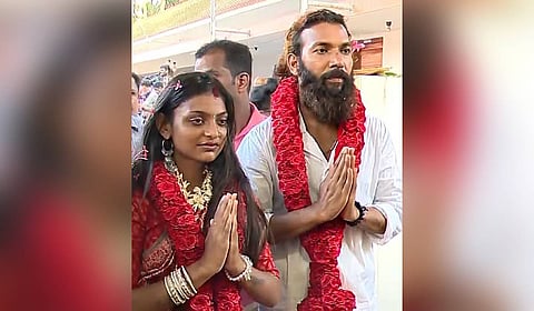 Monalisa was married to  Farmaan Khan at a temple in Kerala in March 2026.