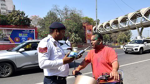  5.10 lakh people were fined for jumping red lights, 3.07 lakh for wrong-side driving, 4.19 lakh for stop line violations, and 4.39 lakh for driving without insurance. 