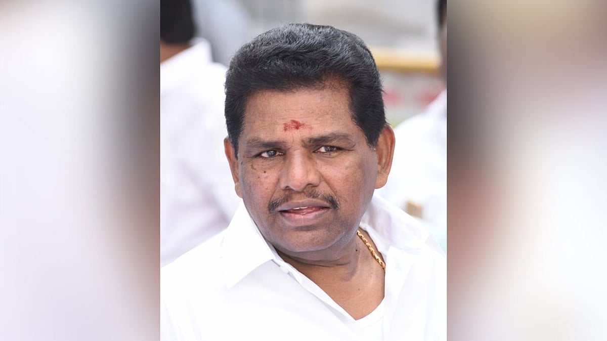 Traffic chaos, long darshan waits and civic woes dominate TN's Tiruchendur poll narrative