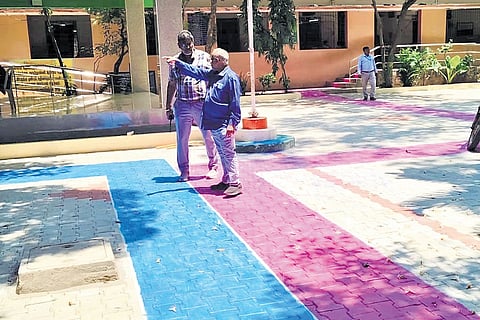 Colour coding to assist the voters in the locations where more than 10 polling stations are co-located 