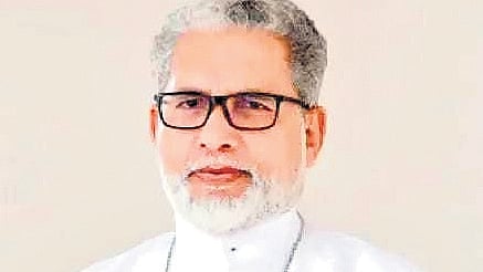 Addressing the faithful at the Jaigiri Christuraj Church in Thottuva, near Kuravilangad, Bishop Kallarangatt said those engaged in public activities should keep decorum in their speeches.