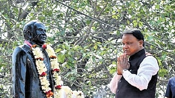 CM Mohan Charan Majhi paying tribute to Ambedkar in Keonjhar.