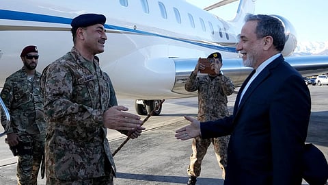 Pakistani Army Chief Asim Munir (L) arrived in Iran, where he was welcomed by Iranian Foreign Minister Abbas Araghchi.