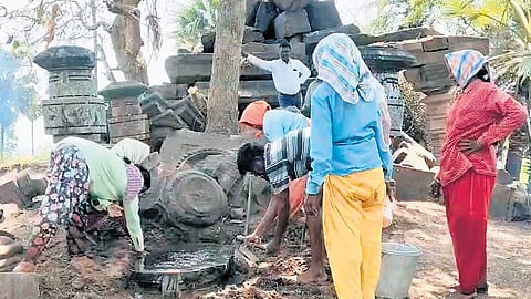 A screengrab of a video purportedly showing miscreants digging inside the historic Ganapeshwaralayam temple (Kotagullu) in Ghanpur, Jayashankar Bhupalpally district, in search of hidden treasure.