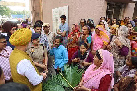 Delhi Lieutenant-Governor Taranjit Singh Sandhu on Thursday inspected the Swabhiman Apartments.